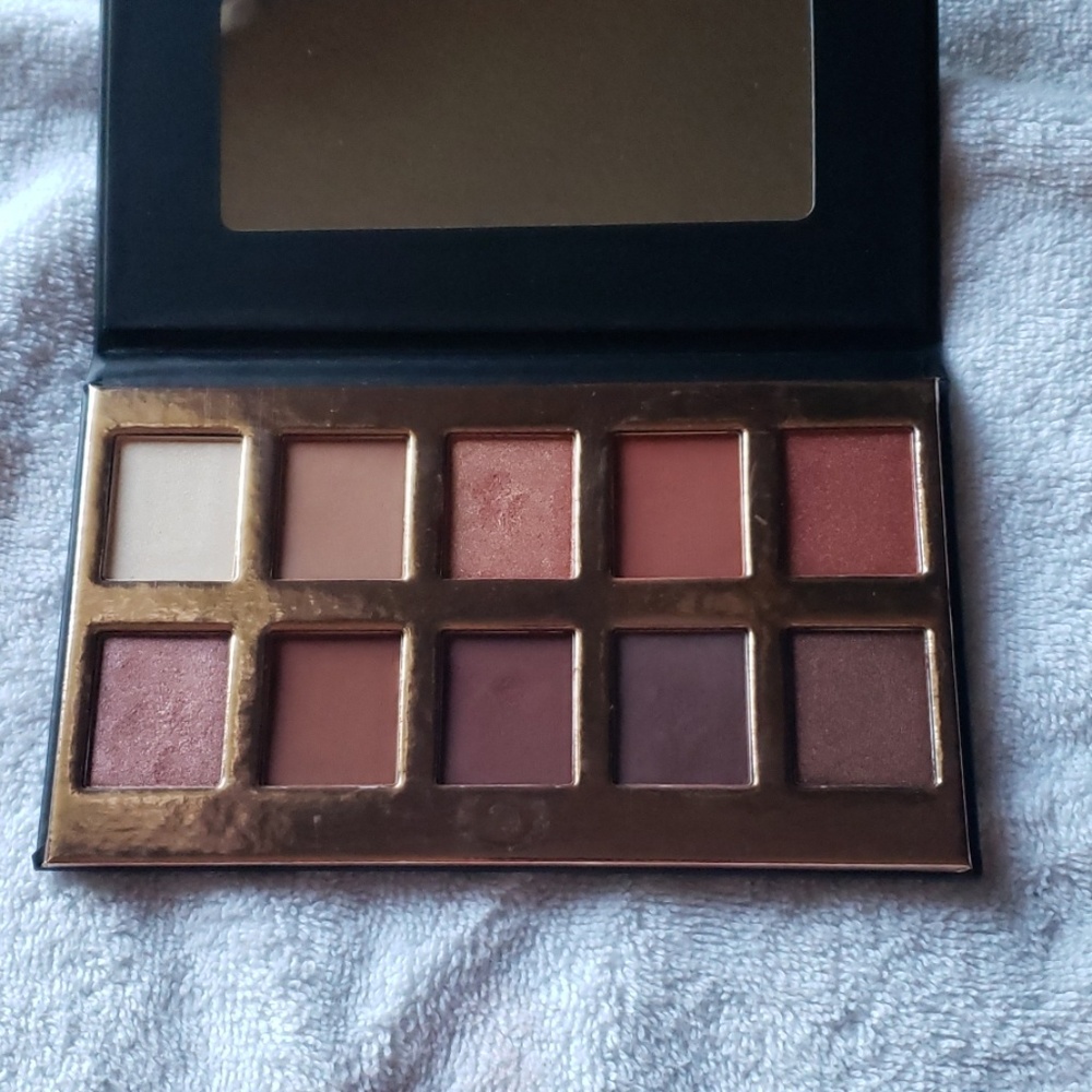 💋Crown eyeshadow palette